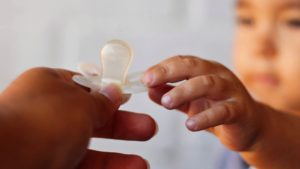 5 Estratégias Gentis para Tirar a Chupeta do Seu Filho